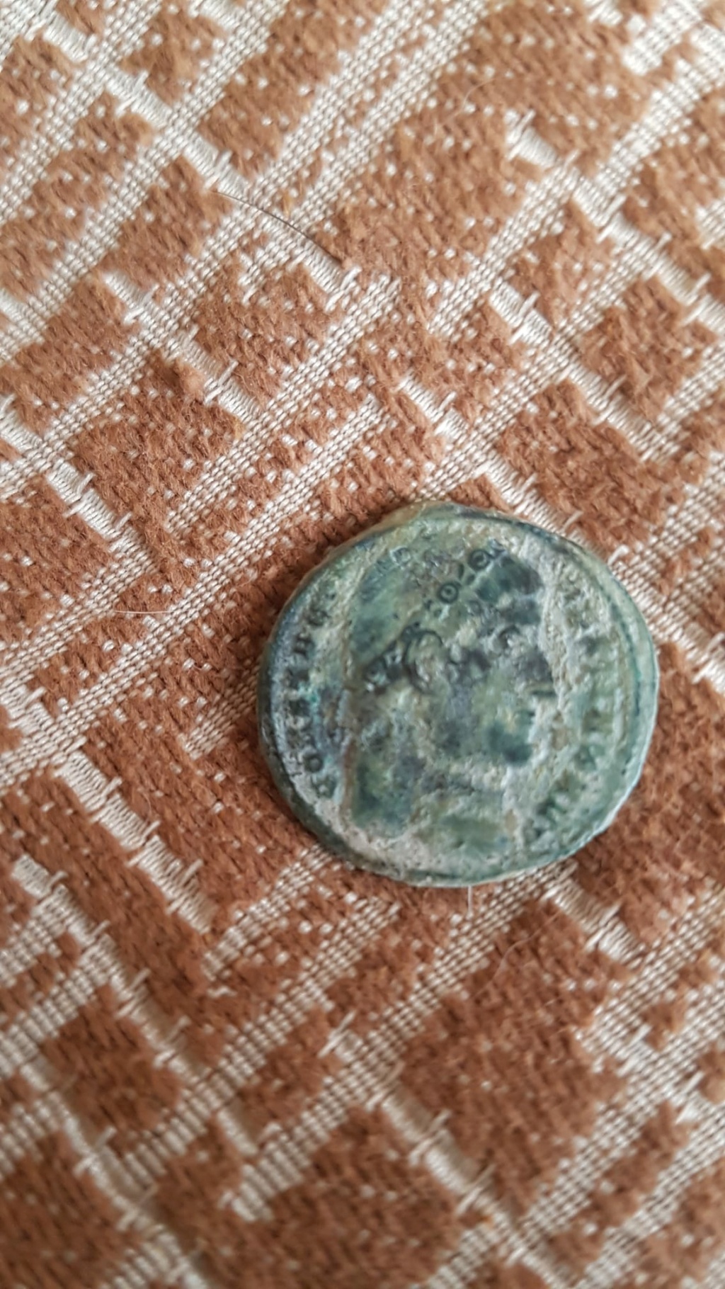 AE3 o Centenional de Constantino I. CONSTANTINIANA DAFNE. Constantinopla Img-2020