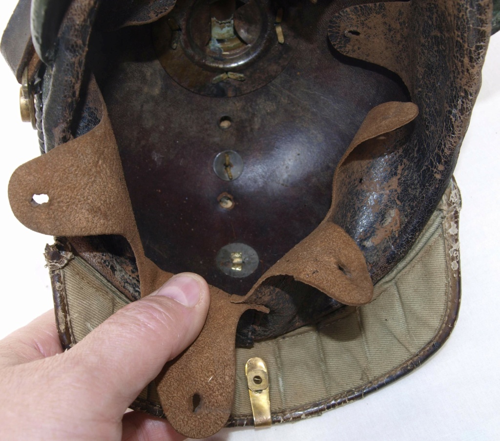 Prototype de casque à pointe pour les régions chaudes  Lehr1410