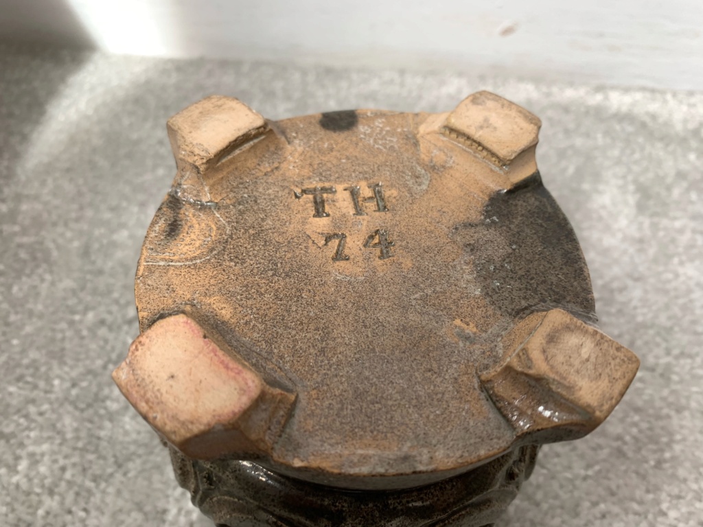 Please Help Identify Pottery with TH Mark 57e59910