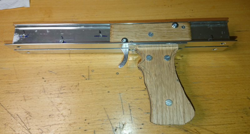 Compound twinbow pistol (posts vs pulleys) - Page 2 Dsc_0410