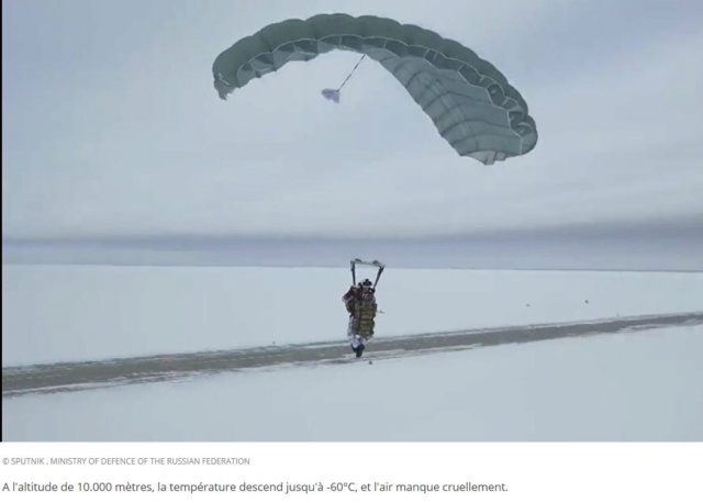 Saut d’un commando russe au-dessus de l’Arctique. 10_00011