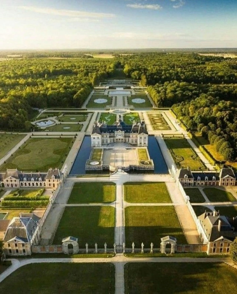 Замок Во-ле-Виконт (Chateau de Vaux-le-Vicomte) Photo580