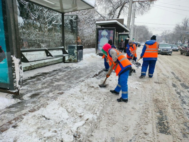 В Алматы за ночь выпало почти 20 см снега Photo857