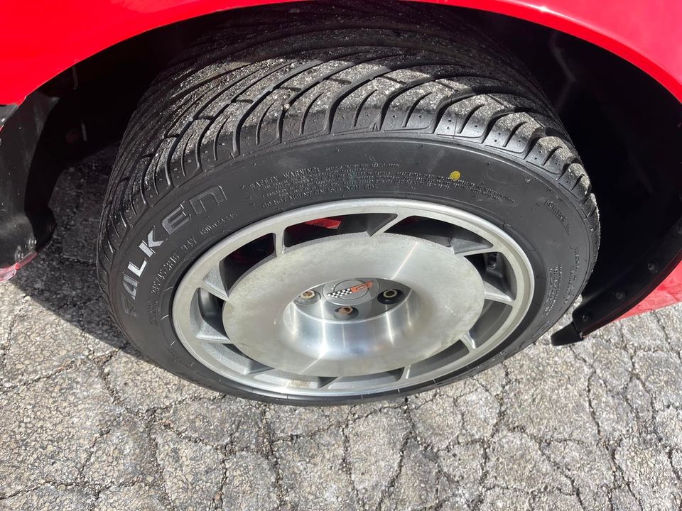 Corvette C4 dimension de pneus bizarre  C4511