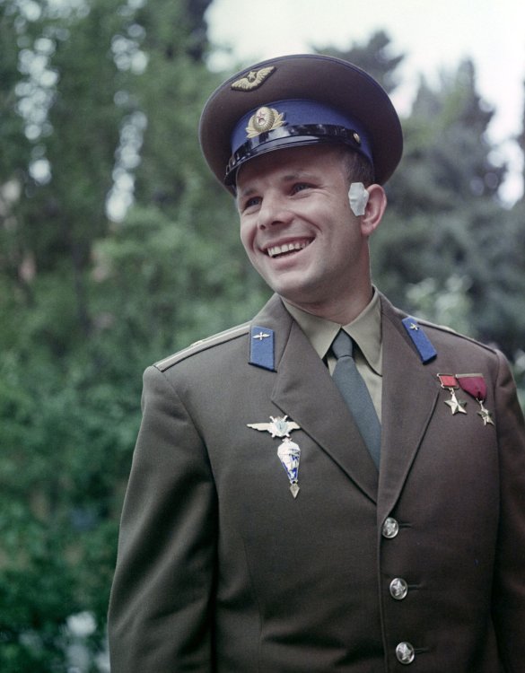 Youri Gagarine (1934-1968) - Page 6 3arh-l10