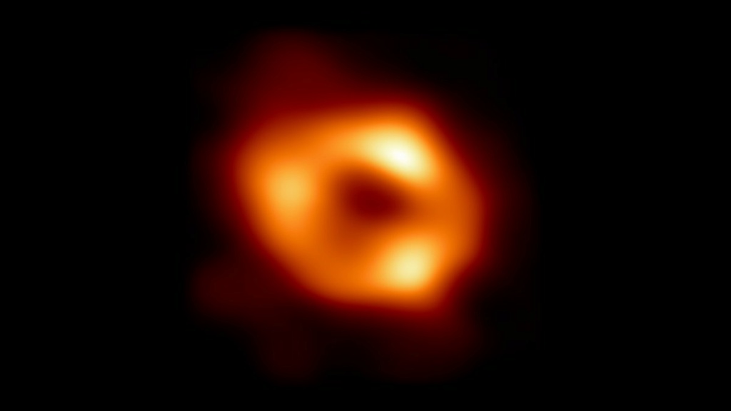 Première image d'un trou noir - Page 4 Fsjyxn10