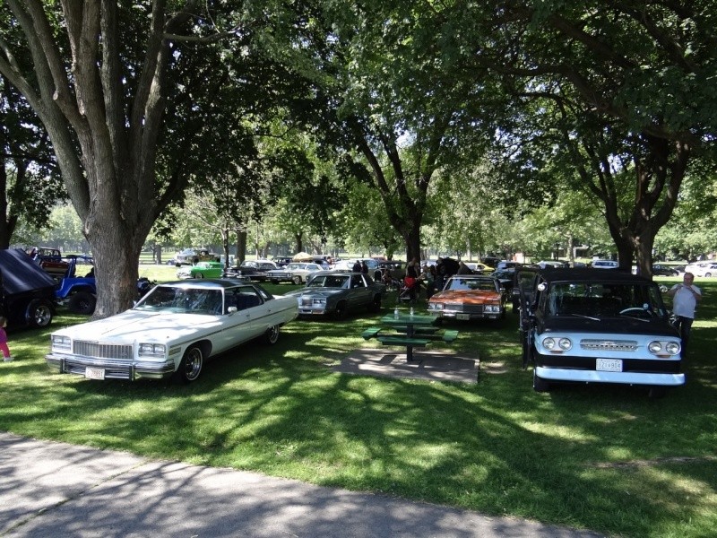 7EME BBQ ANNUEL DU CLUB DE LOWRIDER LUXURIOUS MONTREAL - Page 3 Dsc03610