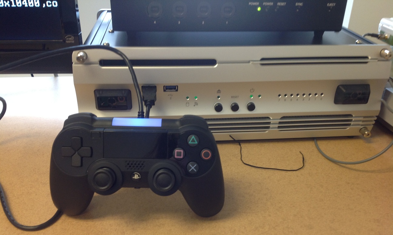PS4 : un prototype de manette dévoilé Ps4con10