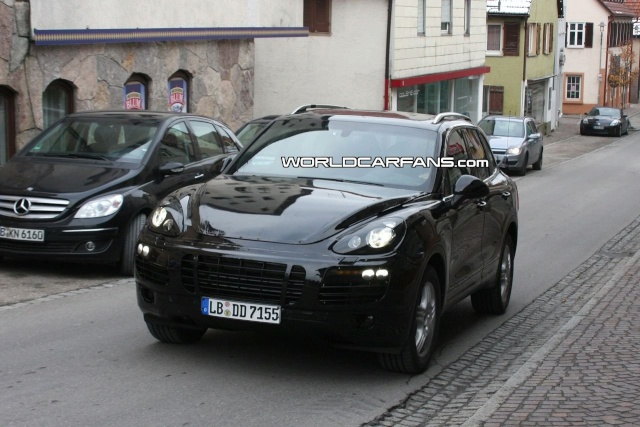 New 2011 Porsche Cayenne latest close-up spy photos 2011-p22