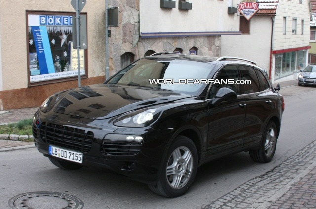 New 2011 Porsche Cayenne latest close-up spy photos 2011-p25