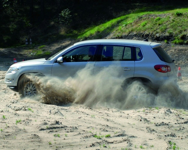 VW Tiguan Gets Front Wheel Drive Option (DE) 90709210