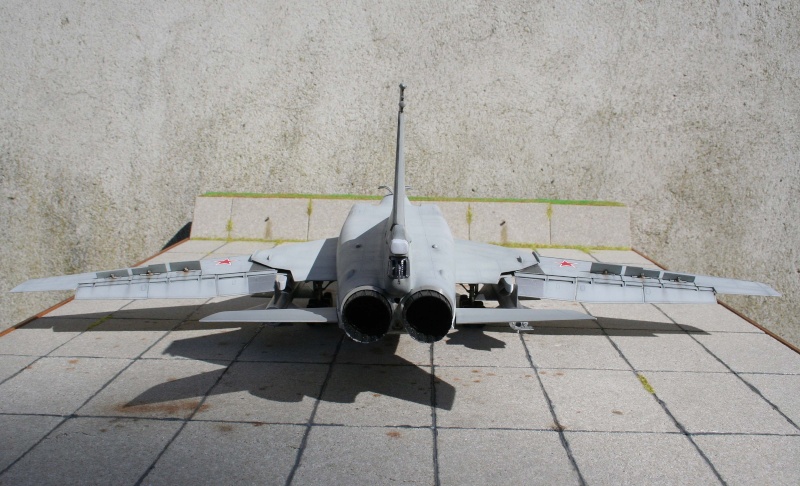 TU-22M3 Backfire C (Trumpeter) 2ème série photos Img_4015