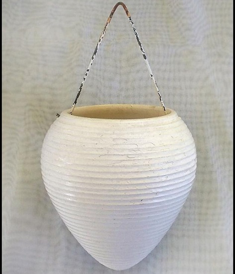 579 Small round hanging wasp nest pot courtesy of haselnuss 57910