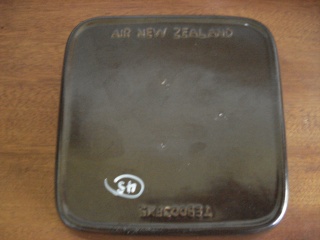 brown - Zana's brown Air Nz DC10 dishes.... Crown_11