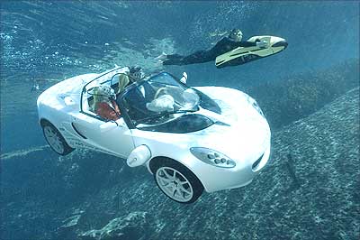 اول سيارة مائية فى العالم 118