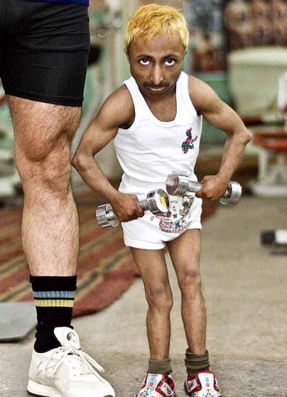 اصغر لاعب كمال اجسام وحمل اثقال في العالم 08122012