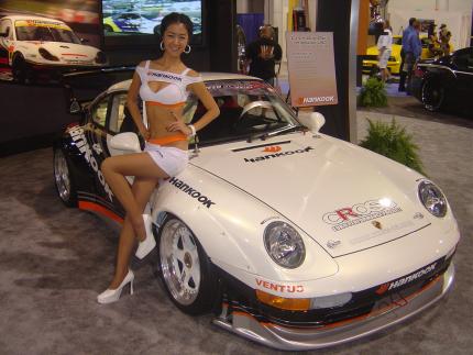 des jolies filles et des porsches - Page 28 92768410