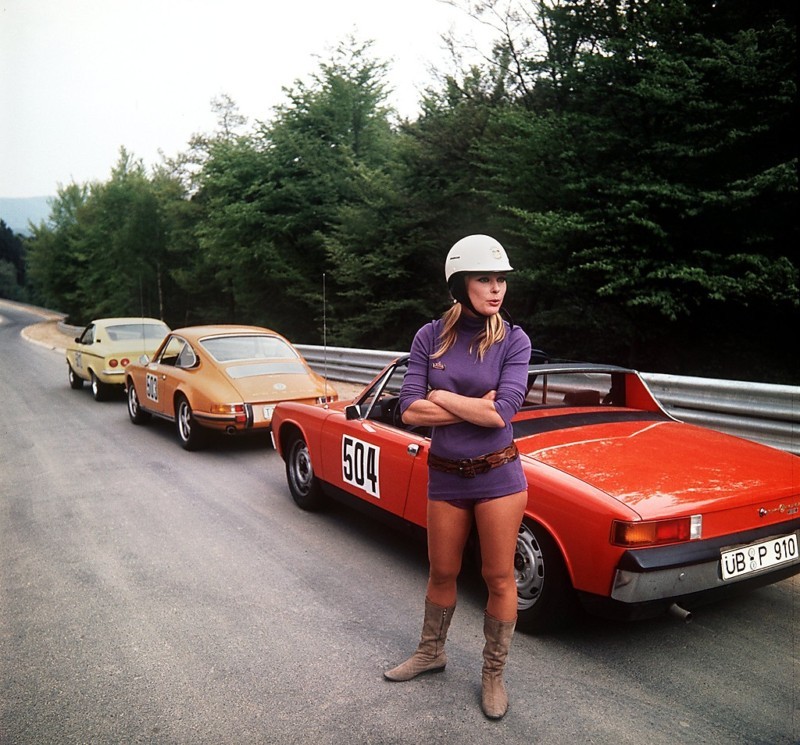 des jolies filles et des porsches - Page 23 Elke-s10