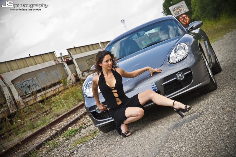 des jolies filles et des porsches - Page 13 Mimlou10