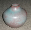 German (?) vase with beautiful oxblood inspired glaze Bordon20