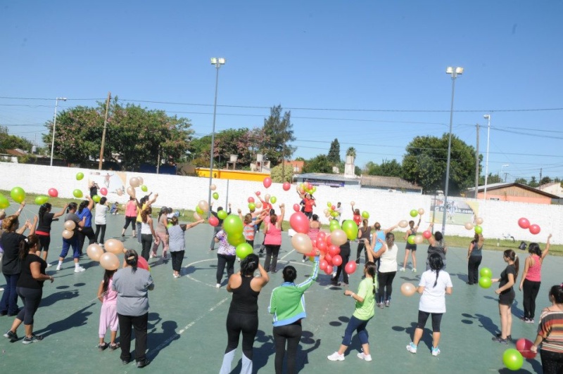 Malvinas Argentinas: fitness en el polideportivo Grand Bourg. 00211