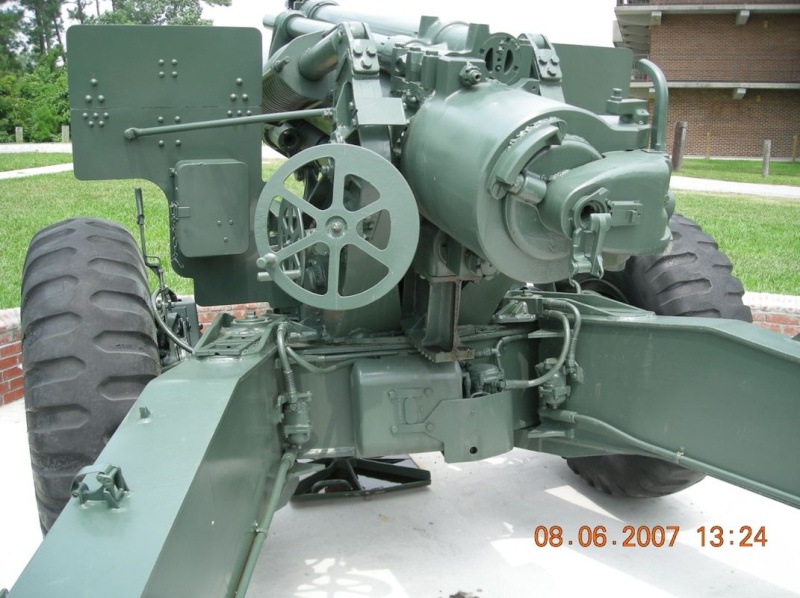 Obusier M114A1 Howitzer 155mm 1710