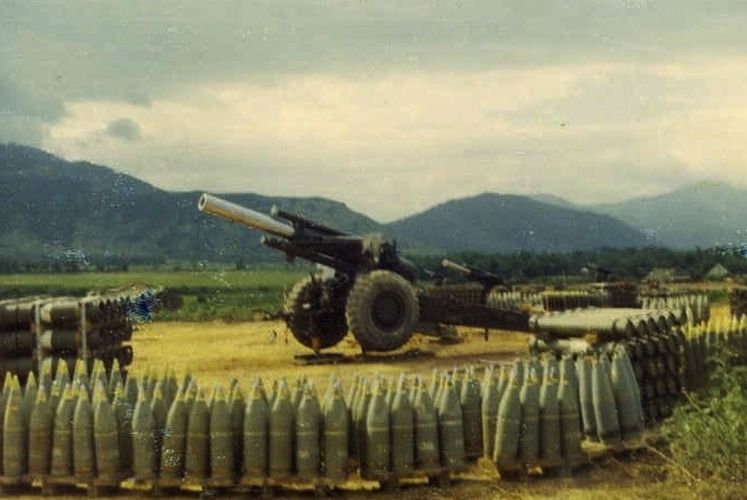Obusier M114A1 Howitzer 155mm 1810