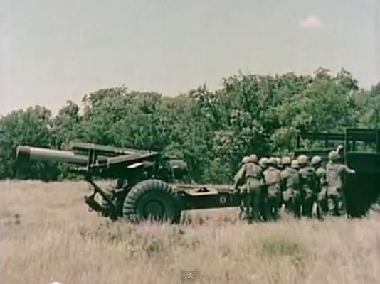 Obusier M114A1 Howitzer 155mm 2010