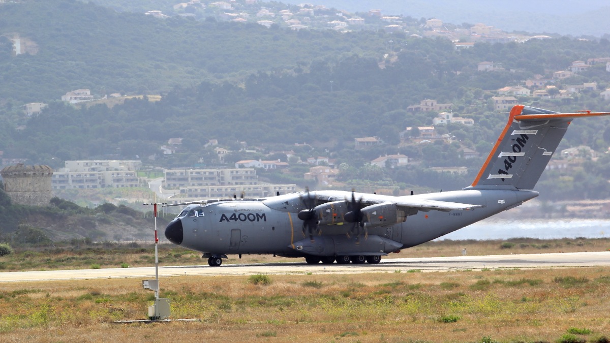 AIRBUS A-400 M à Campo dell'Oro - Page 2 Img_4133