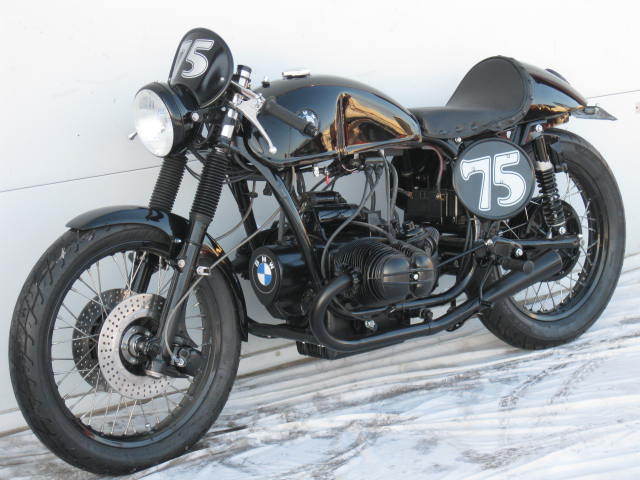 C'est ici qu'on met les bien molles....BMW Café Racer - Page 19 T2ec1611