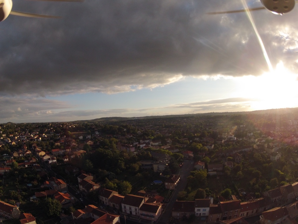 test photo sur dji phantom a 100 m de haut  Gopr1011