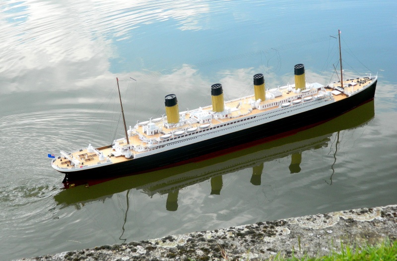 Maquette de 2 mètres du Titanic ! Dscn0510