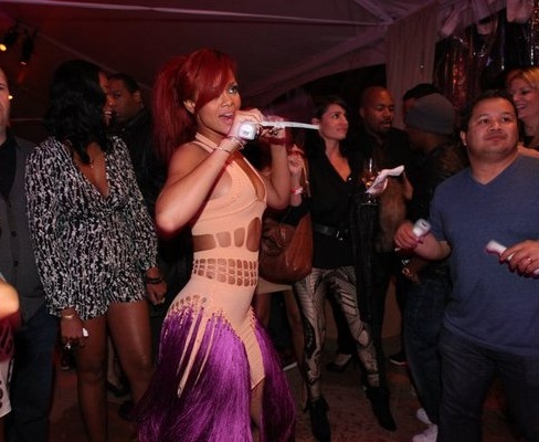 anniversaire de rihanna + photos (actualis) - Page 2 Cf6d0e10