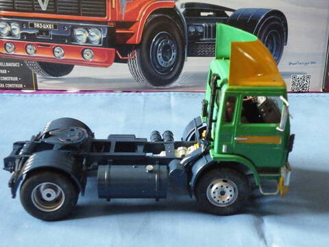 Maquette camion Heller 1/24 80772 Renault G260
