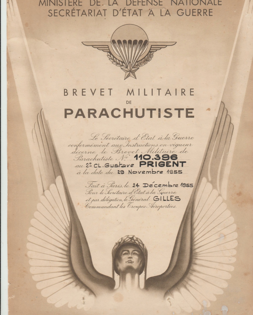 Albert Bernard " dit Beauté" recevant la croix de Chevalier de l'Ordre Nationale du Mérite... Mon_br10