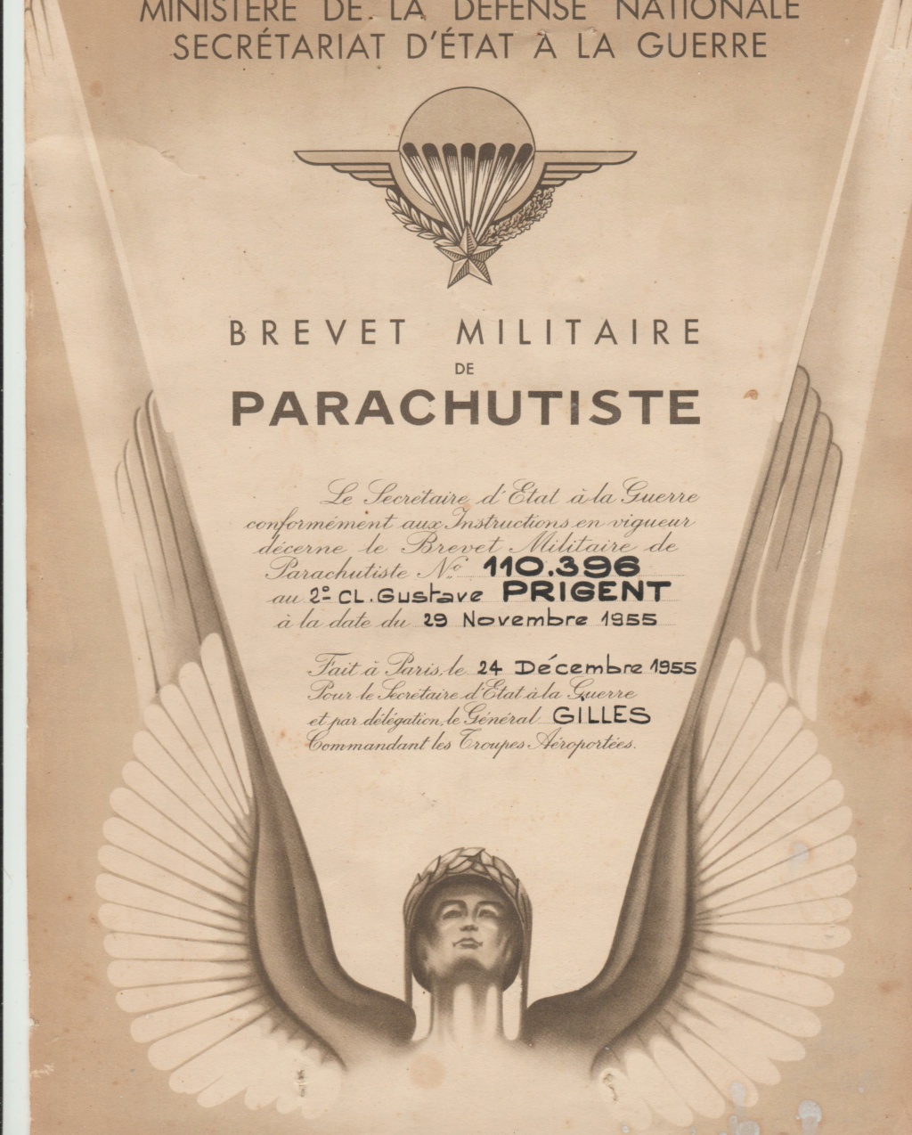 Albert  Bernard " dit Beauté" recevant la croix de Chevalier de l'Ordre Nationale du Mérite... Mon_br10