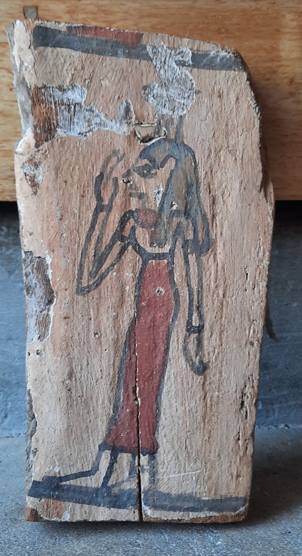 fragment en bois  en représentation la déesse   Nephtys 20220534