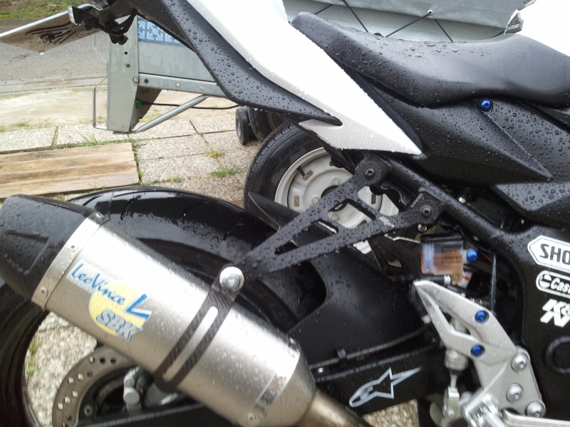 suppression repose pied arrière ( evotech performance ) 20130415