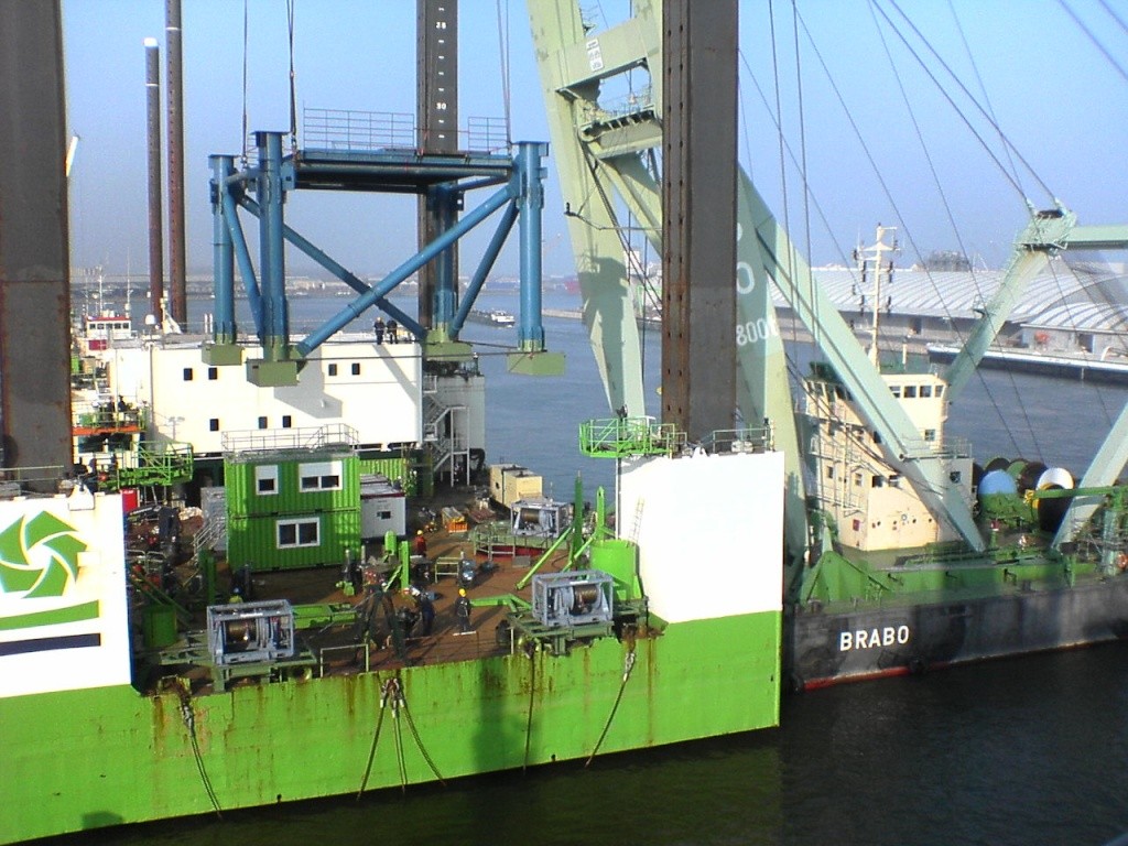 LX 1750 SARENS montée sur barge (Anvers (B)) 0024_s10