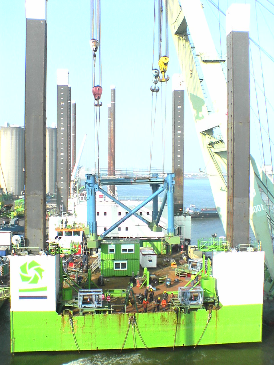 LX 1750 SARENS montée sur barge (Anvers (B)) 0025_s10