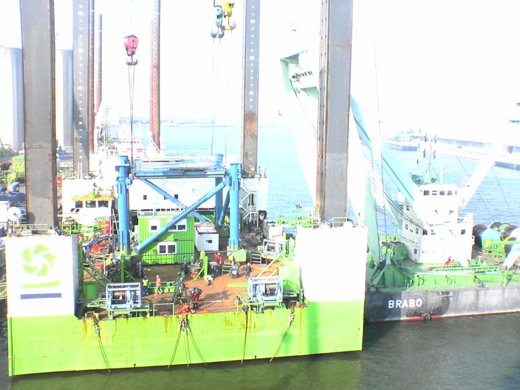 LX 1750 SARENS montée sur barge (Anvers (B)) 0026_s10