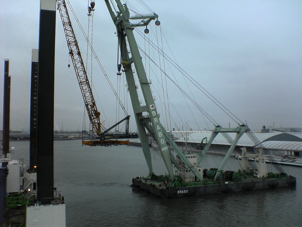 LX 1750 SARENS montée sur barge (Anvers (B)) 0041_s10