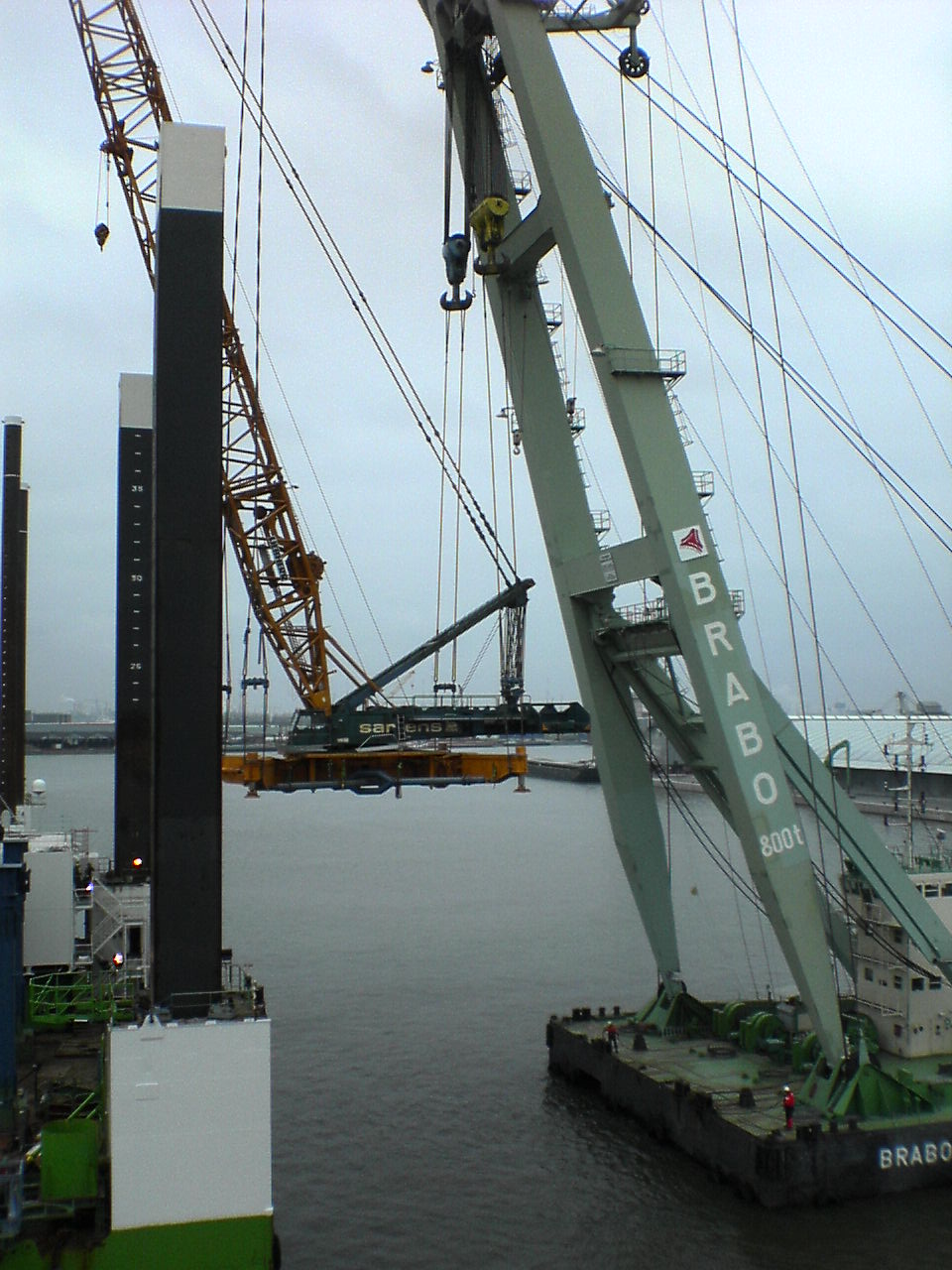 LX 1750 SARENS montée sur barge (Anvers (B)) 0043_s10