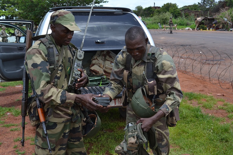 Armée Malienne / Armed and Security Forces of Mali - Page 8 1a050