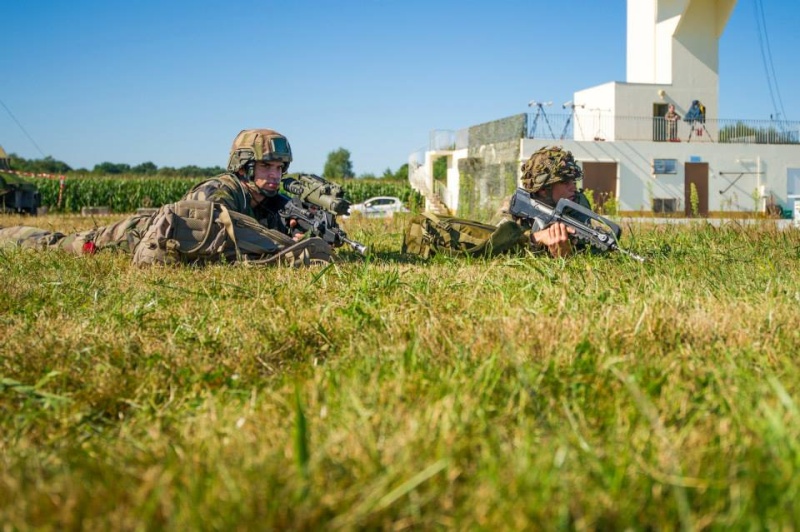 Armée Française / French Armed Forces - Page 32 N228