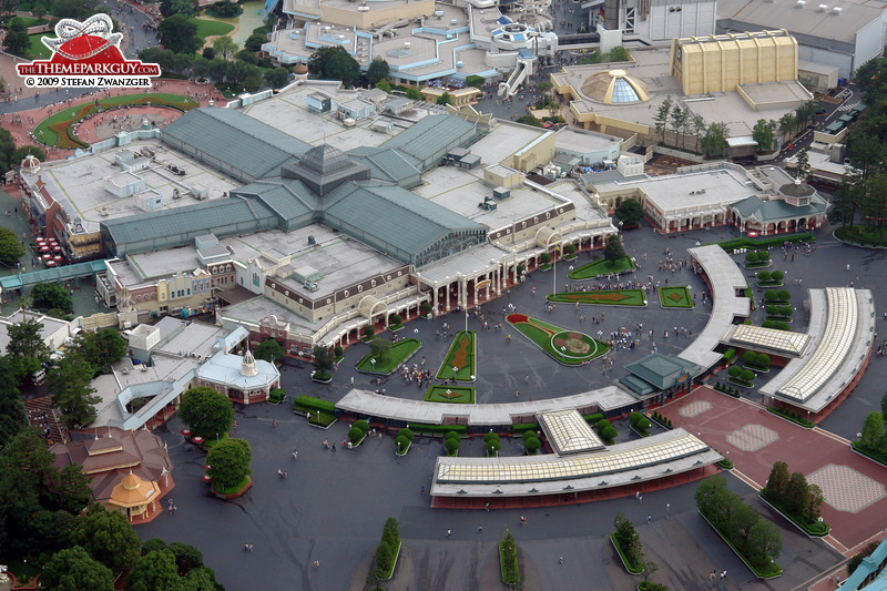 Comparatif des parcs Disney du monde ^^ Tokyo_10