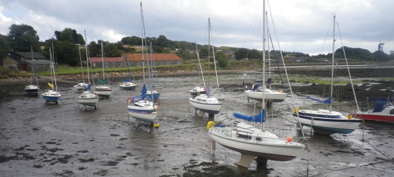 Limekilns harbour at low tide... Captu139