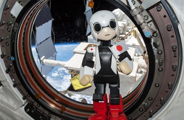 Le petit ROBOT JAPONAIS "KIROBO" dans l'ISS le 4 AOUT 2013 - Page 2 Articl10