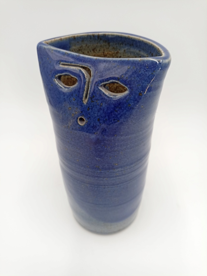 Chouette bleue en céramique (ou grès), signature à identifier Img_2151