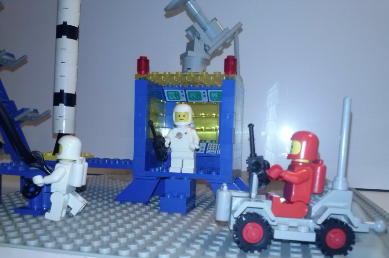 Collection Lego Espace : bienvenue dans ma space galaxie - Page 2 Cam01649